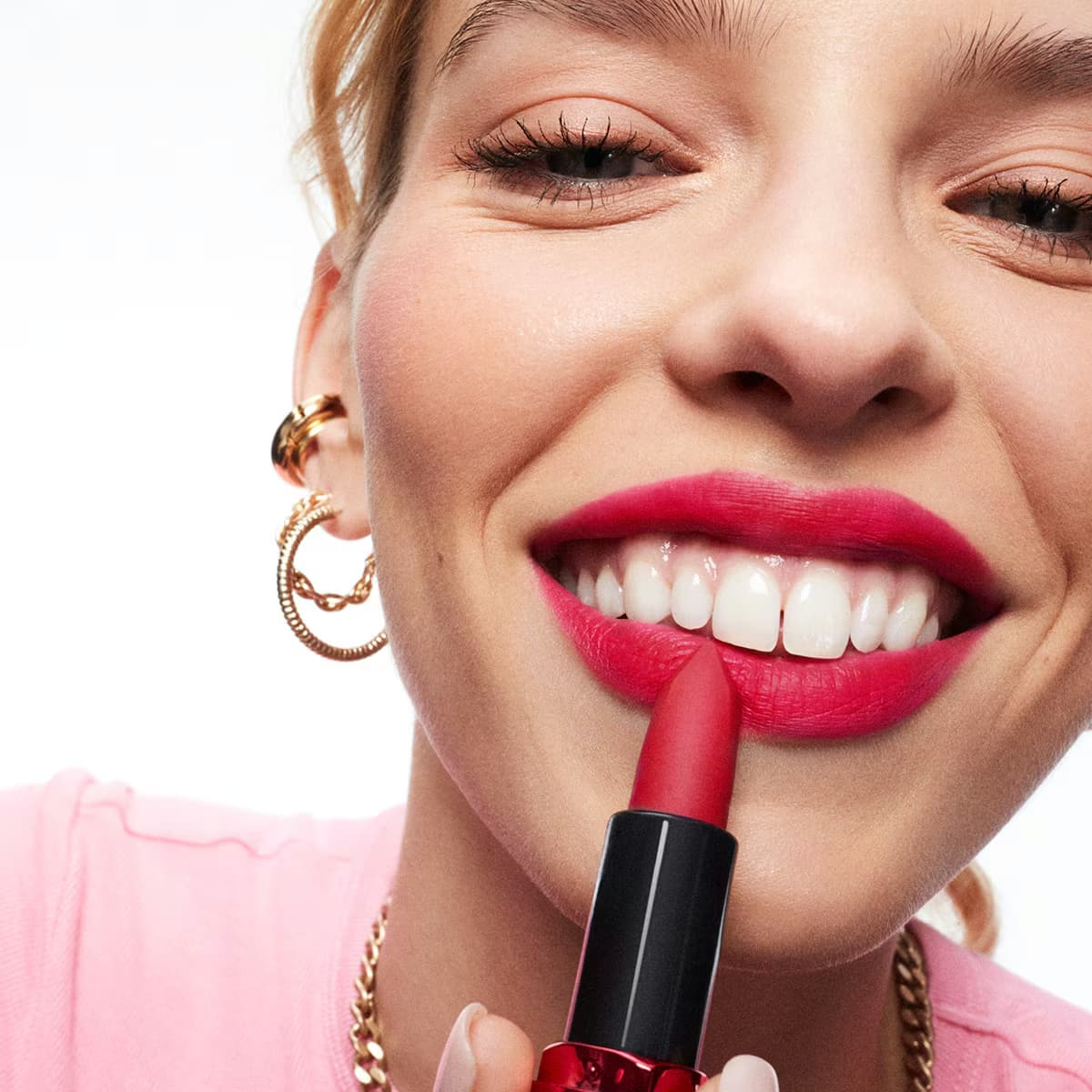 Avon Ultra Mat Ruj Red Supreme 4