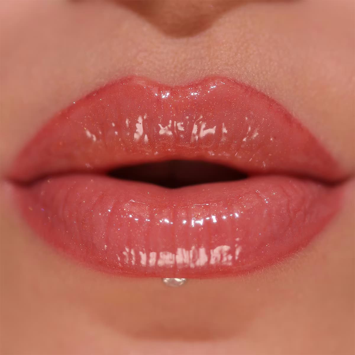 Revolution Shimmer Bomb Gloss Nude Glow 4